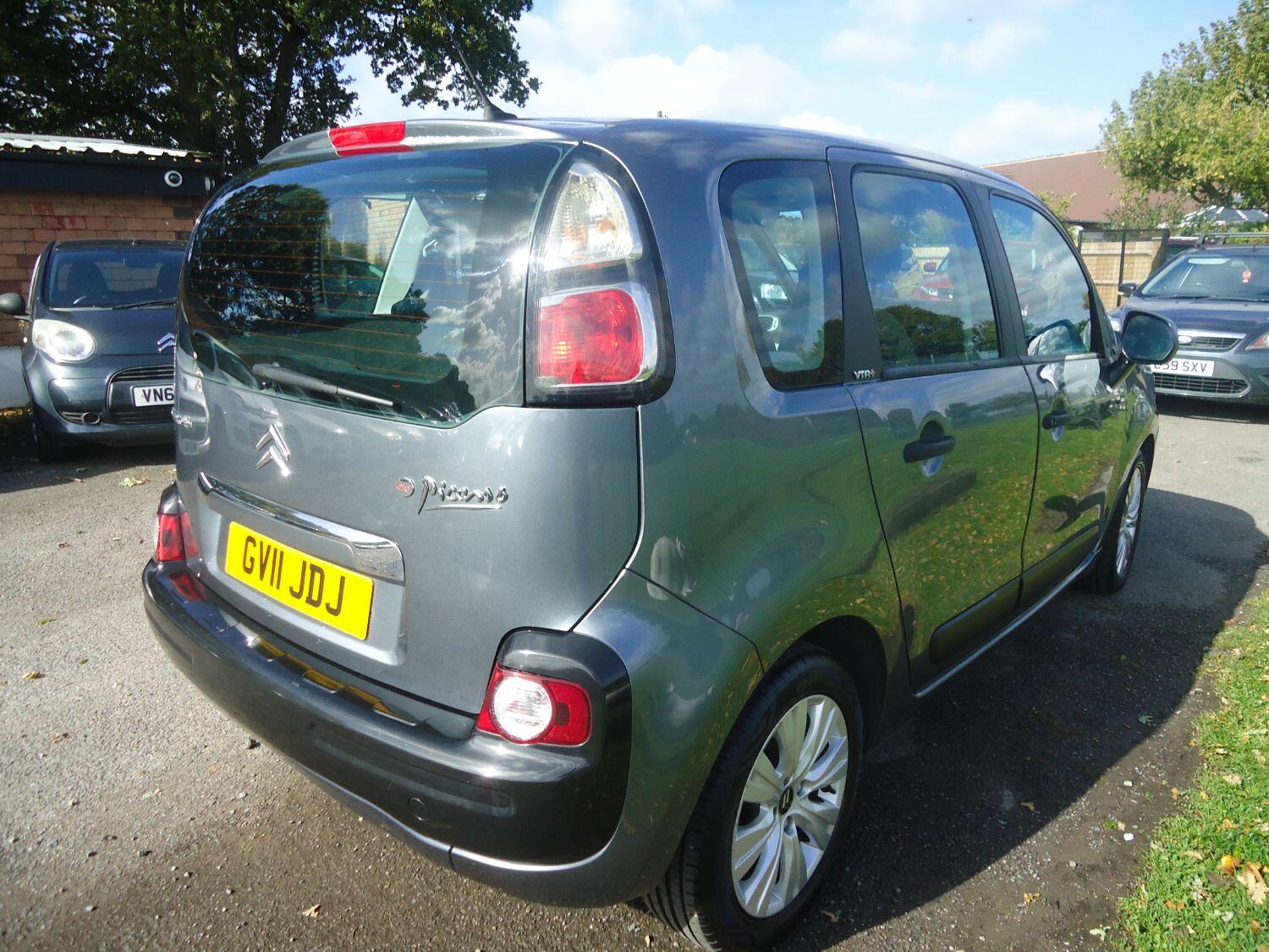 Used Citroen C3 Picasso 2011 for sale - 76186770: Photo 2