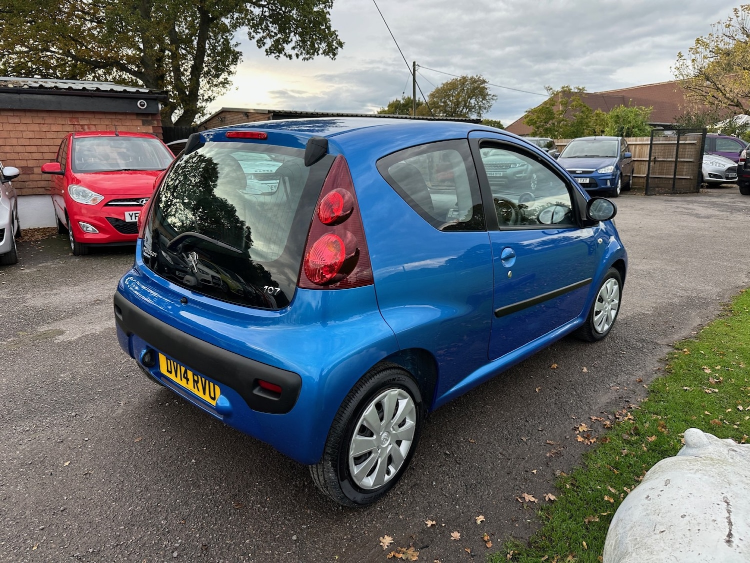 Used Peugeot 107 2014 for sale - 76376930: Photo 2