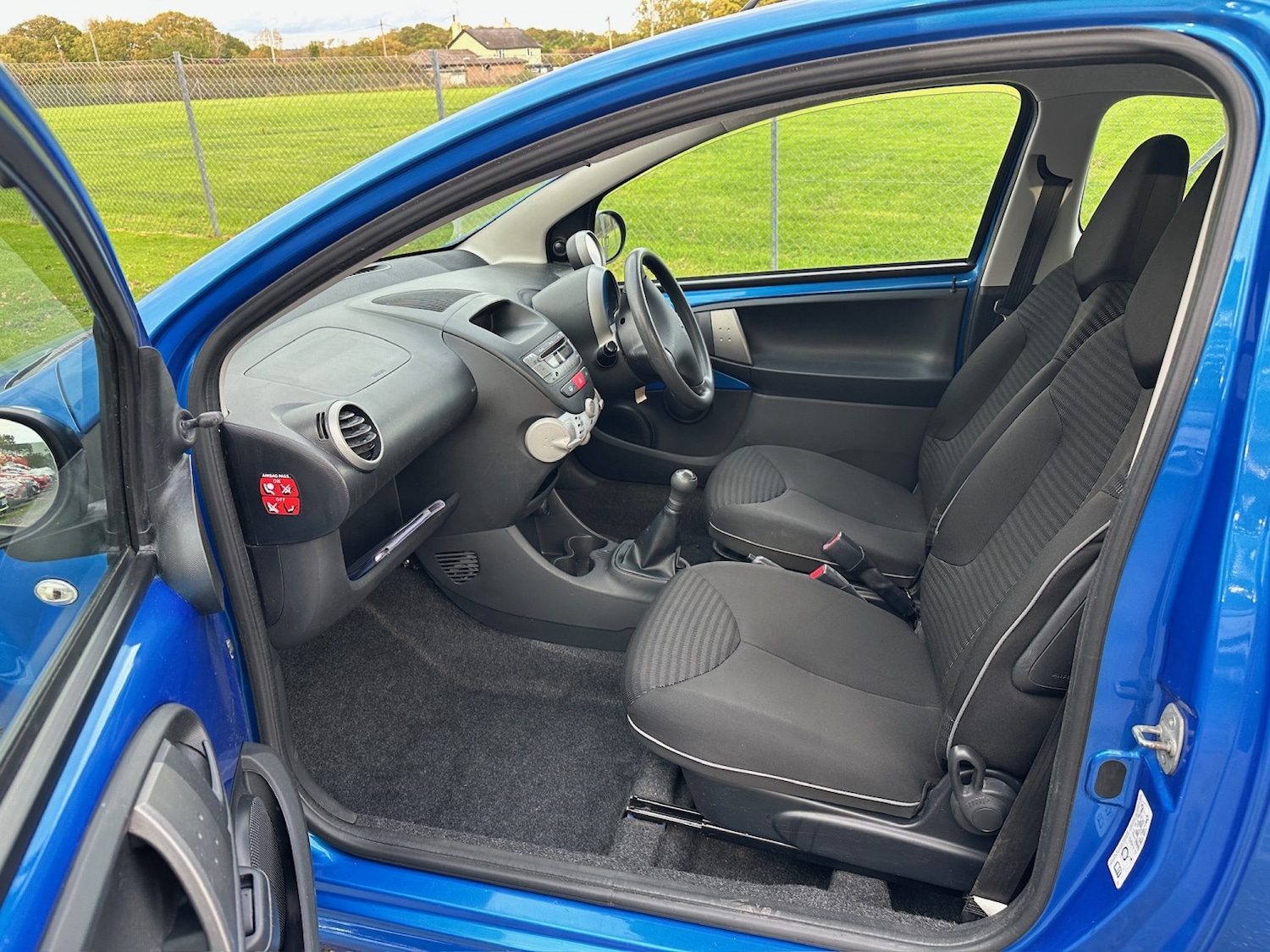 Used Peugeot 107 2014 for sale - 76376930: Photo 5