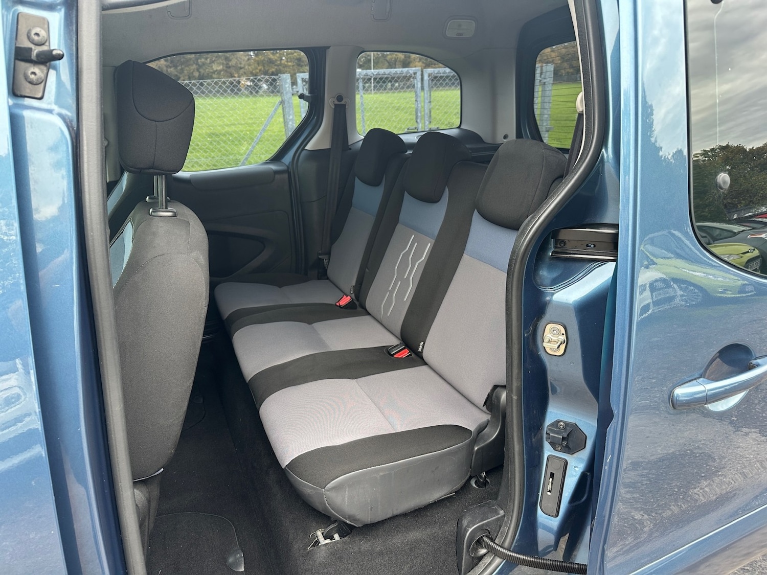 Used Peugeot Partner Tepee 2013 for sale - 76521129: Photo 6