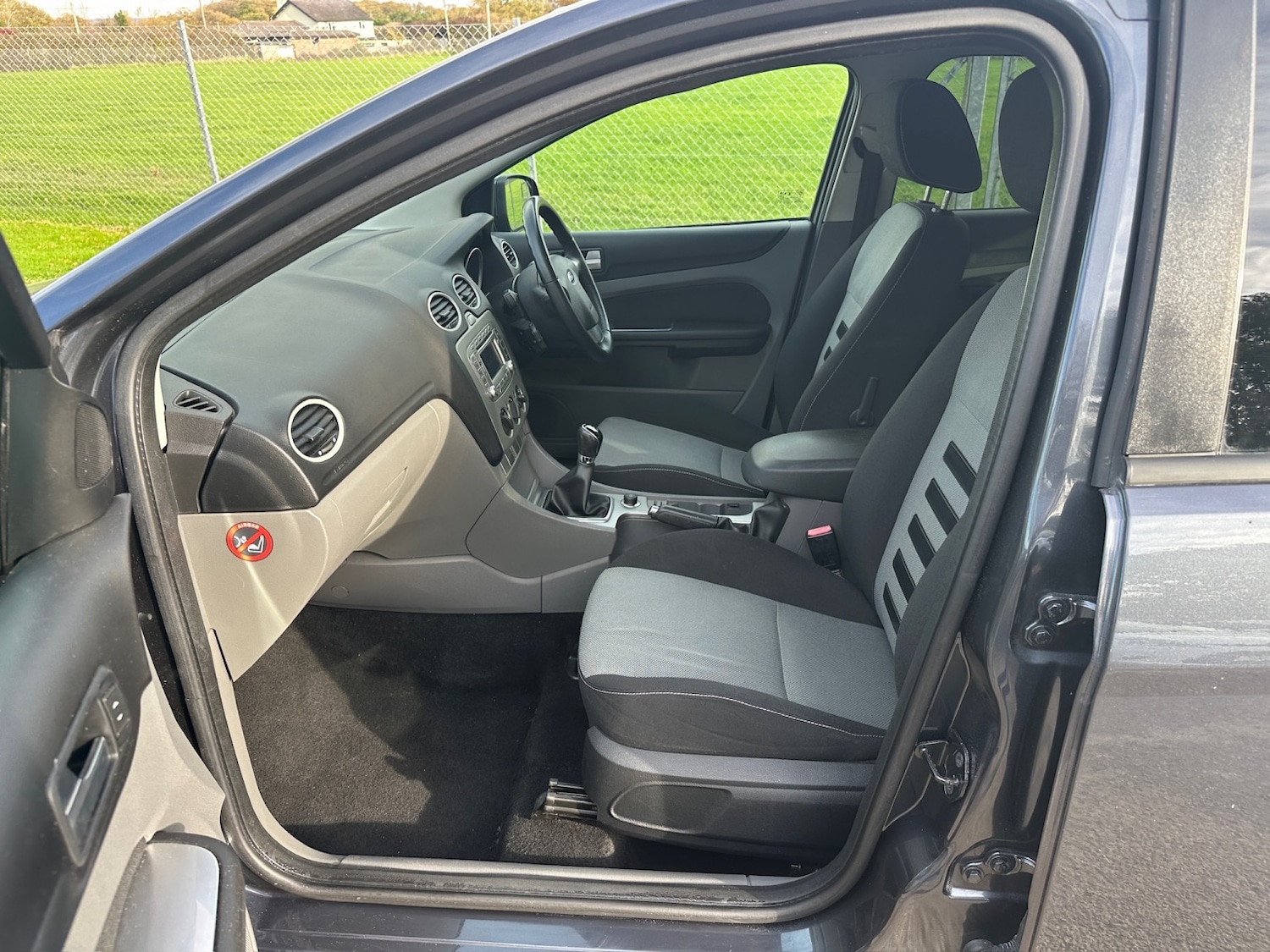 Used Ford Focus 2010 for sale - 76605908: Photo 3