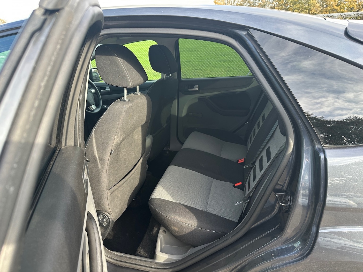 Used Ford Focus 2010 for sale - 76605908: Photo 4