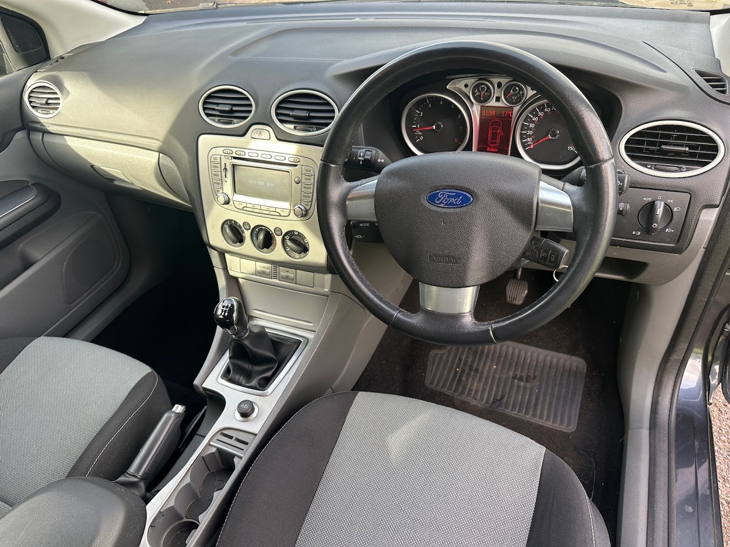 Used Ford Focus 2010 for sale - 76605908: Photo 6