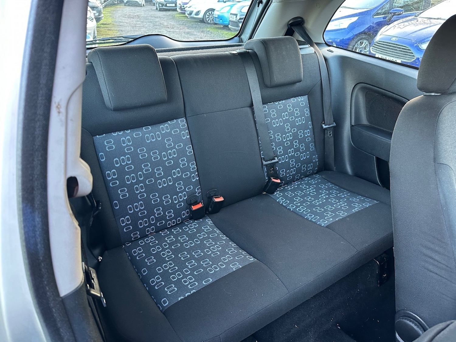 Used Ford Fiesta 2004 for sale - 77028039: Photo 6