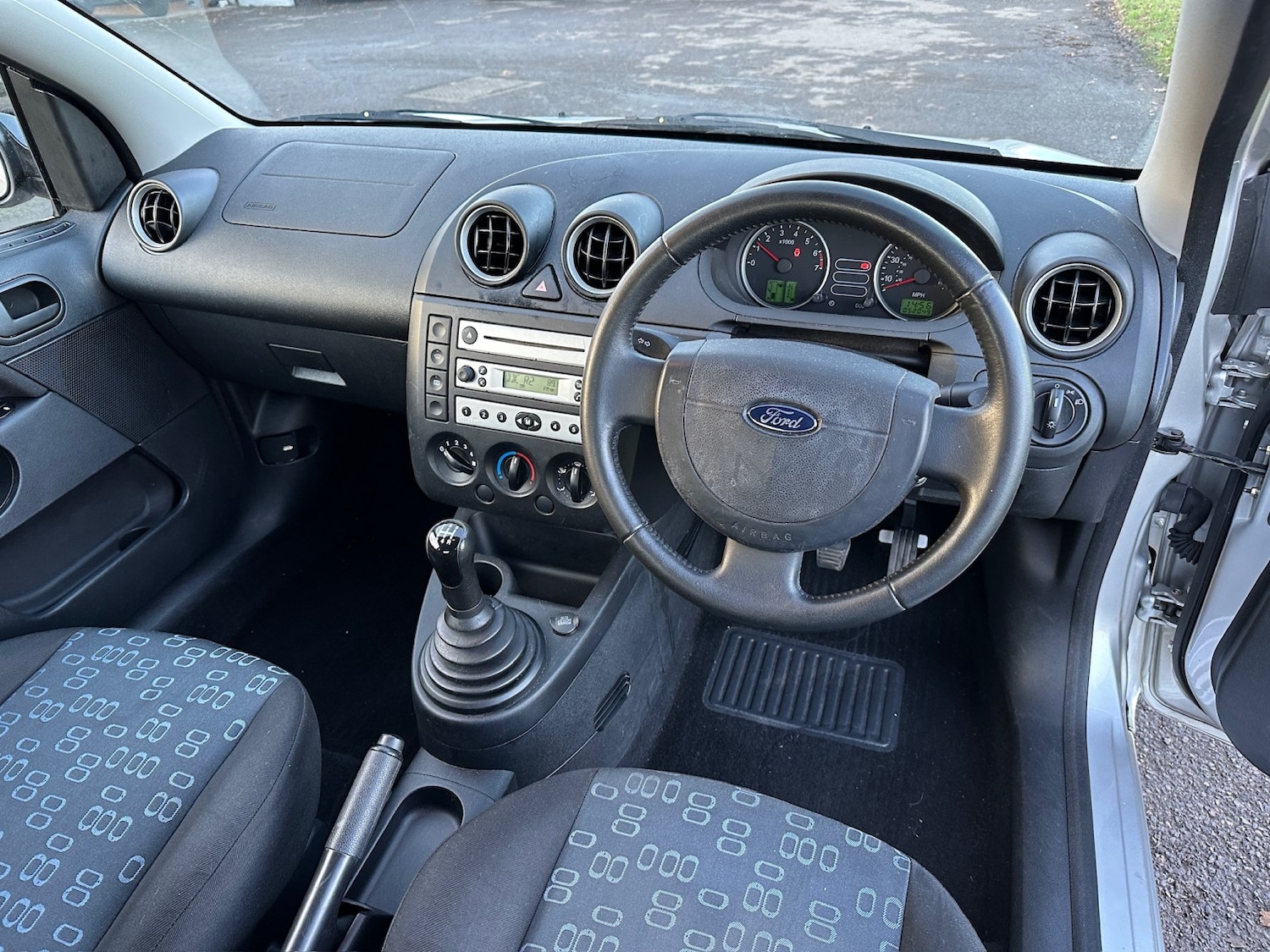 Used Ford Fiesta 2004 for sale - 77028039: Photo 7