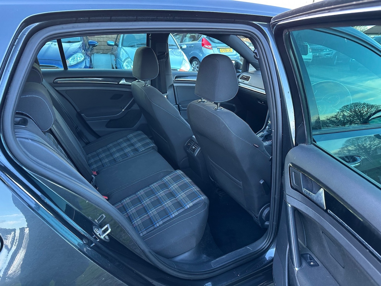 Used Volkswagen Golf 2015 for sale - 77314111: Photo 6