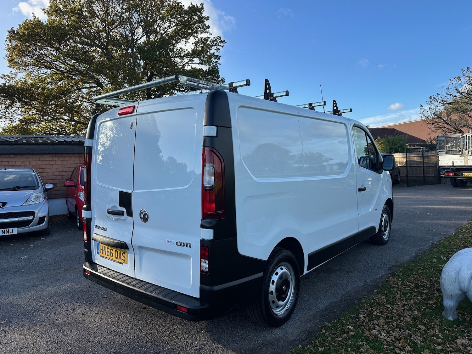 Used Vauxhall Vivaro 2016 for sale - 76830402: Photo 2
