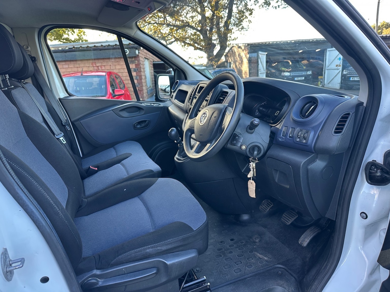 Used Vauxhall Vivaro 2016 for sale - 76830402: Photo 7