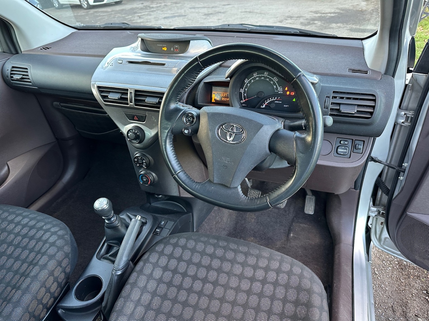 Used Toyota IQ 2010 for sale - 77162250: Photo 5