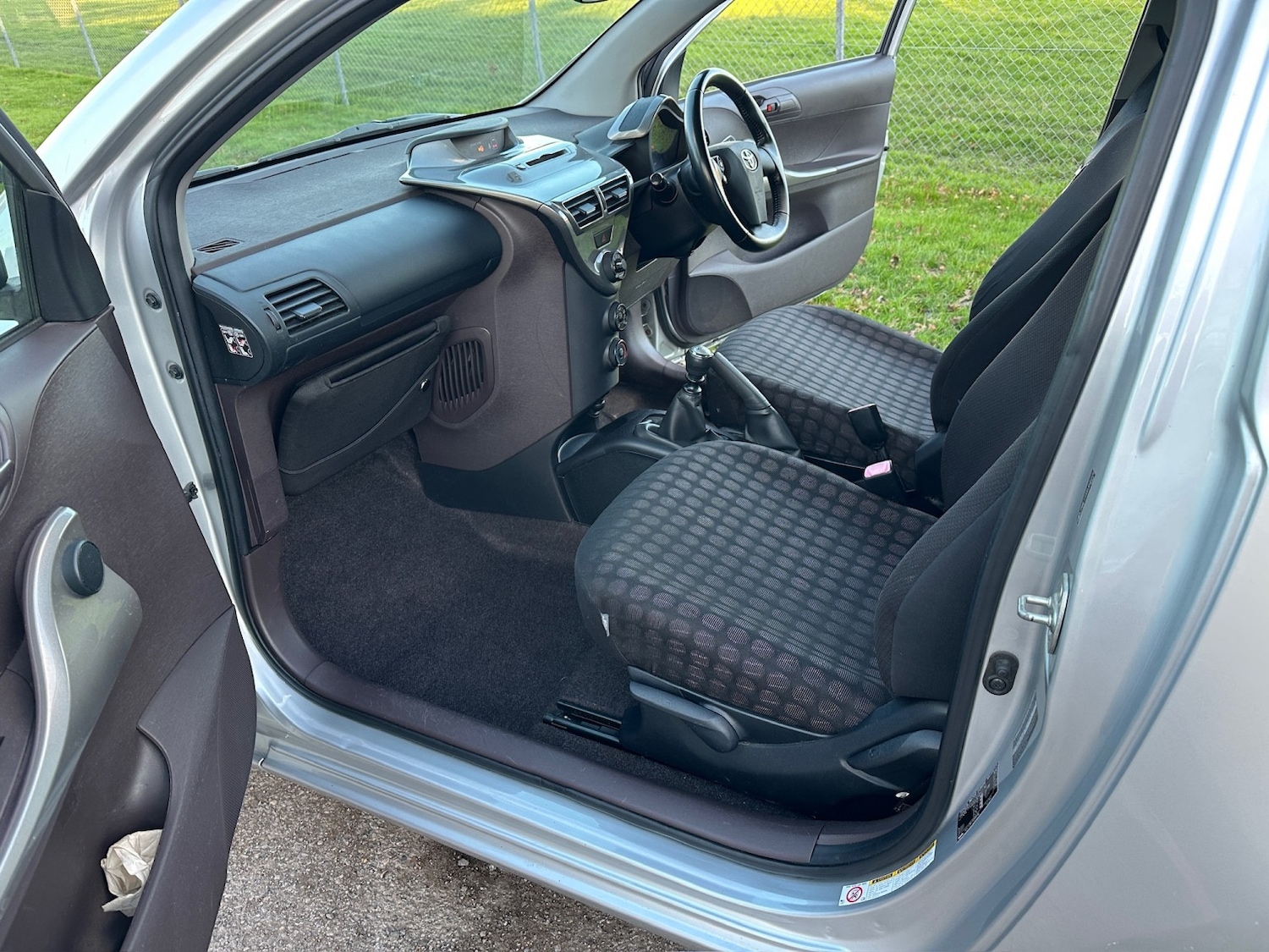 Used Toyota IQ 2010 for sale - 77162250: Photo 6