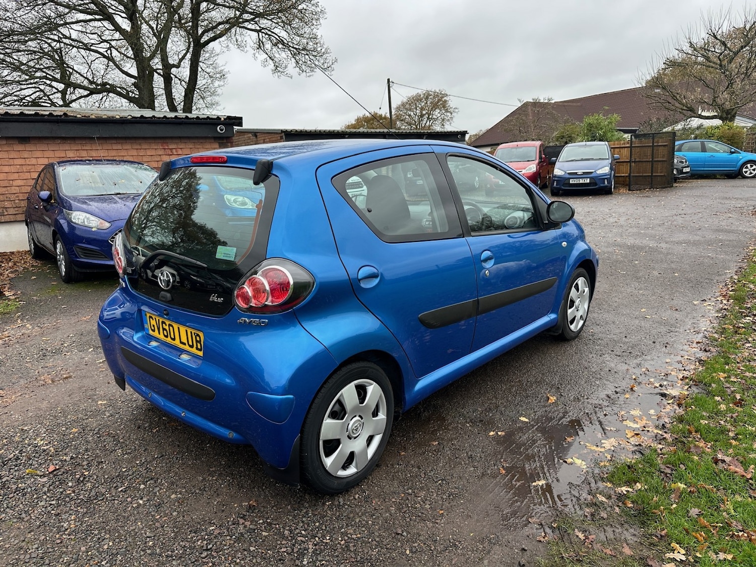 Used Toyota AYGO 2011 for sale - 76855377: Photo 2