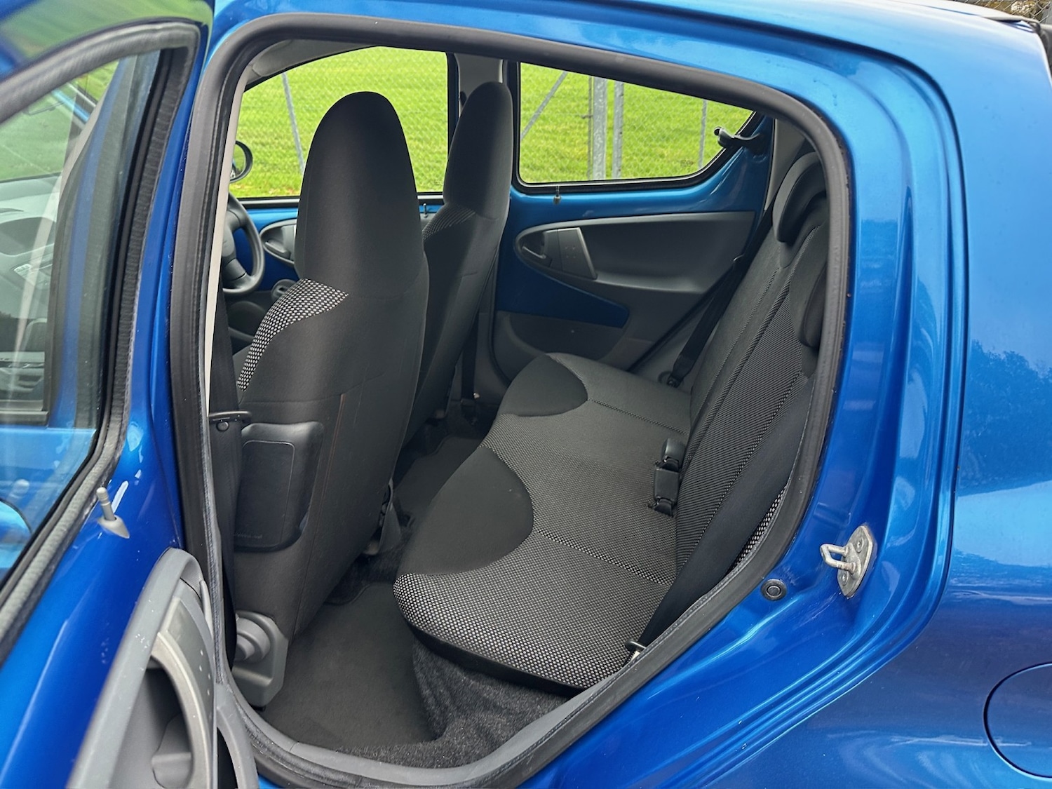 Used Toyota AYGO 2011 for sale - 76855377: Photo 6