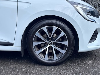 Used Renault Clio 2022 for sale - 79427073: Photo