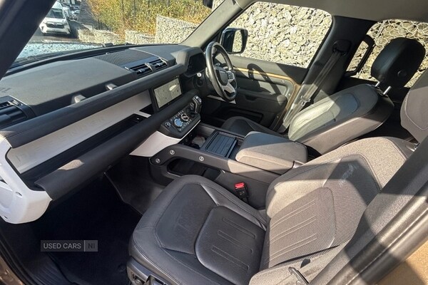 Used Land Rover Defender 2021 for sale - 76399568: Photo 32