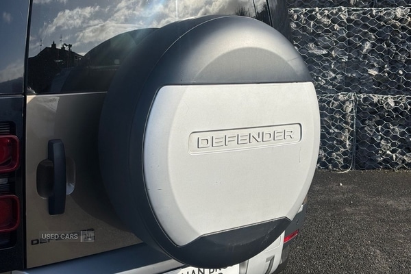 Used Land Rover Defender 2021 for sale - 76399568: Photo 38