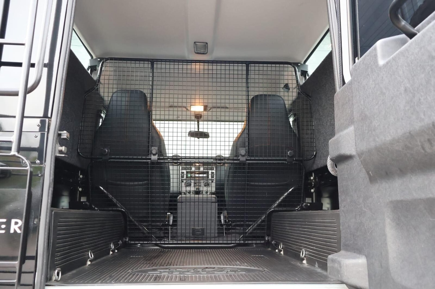 Used Land Rover Defender 2013 for sale - 77135826: Photo 15