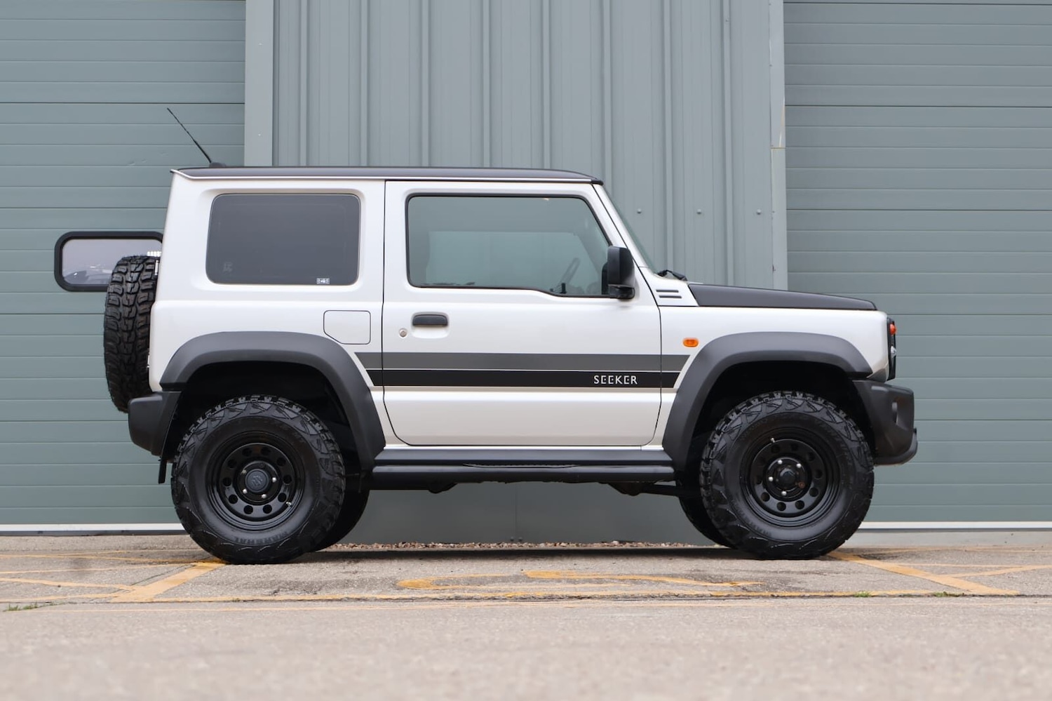 Used Suzuki Jimny 2021 for sale - 76243040: Photo 3