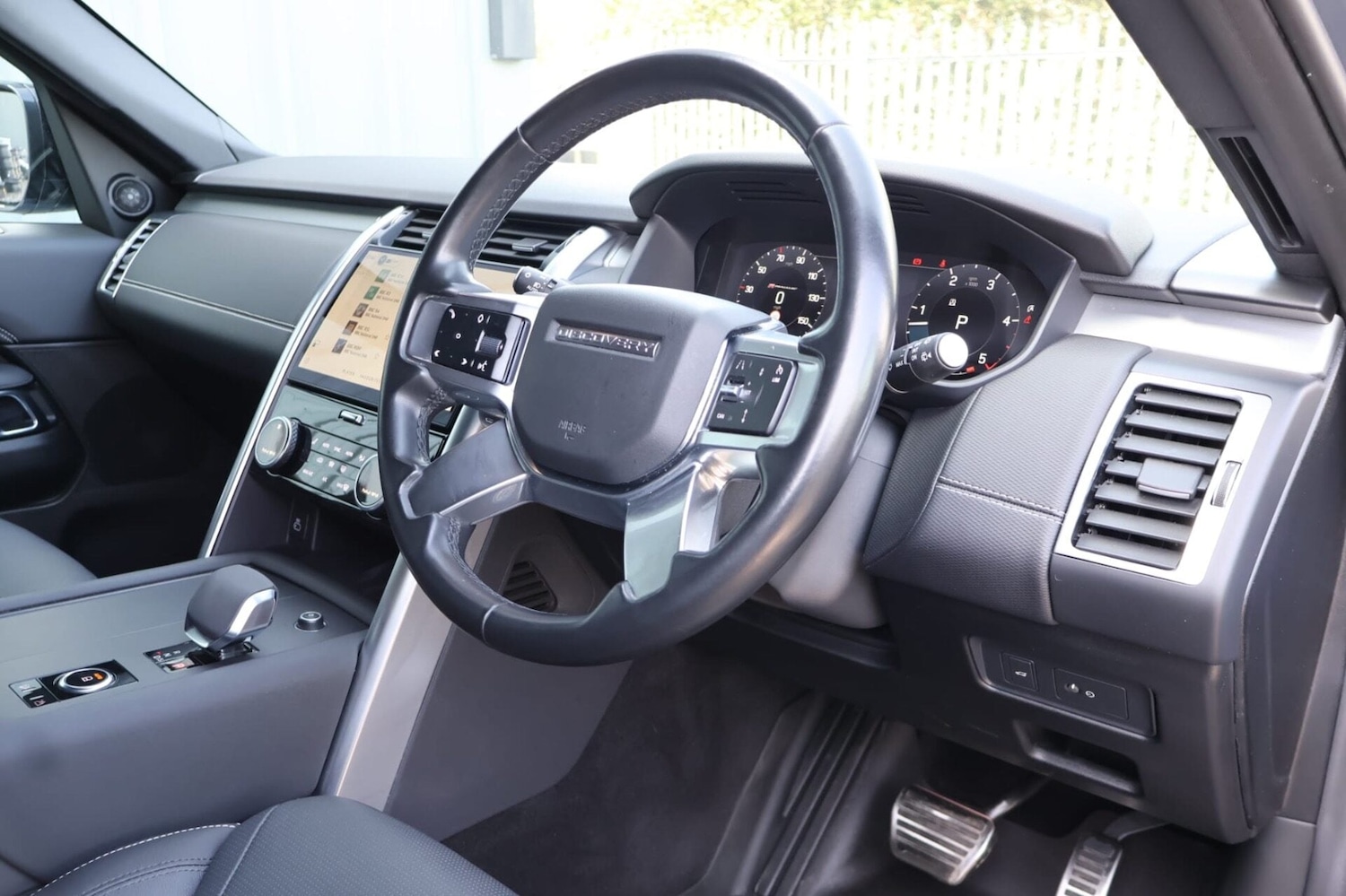 Used Land Rover Discovery 2023 for sale - 78210149: Photo 17