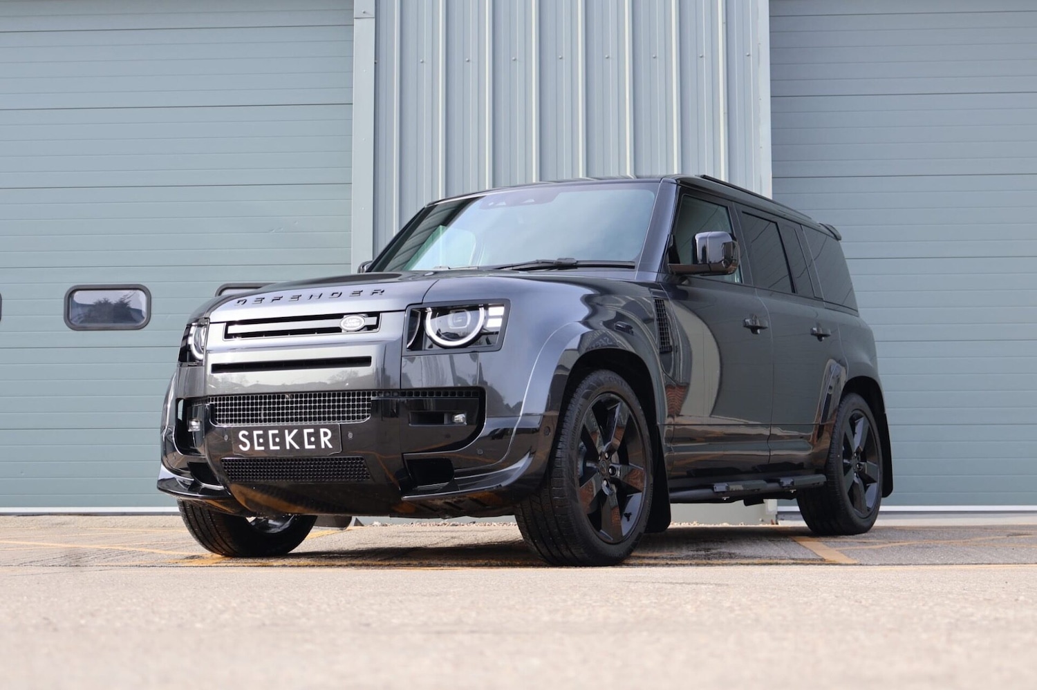 Used Land Rover Defender 110 2026 for sale - 78011049: Photo 1