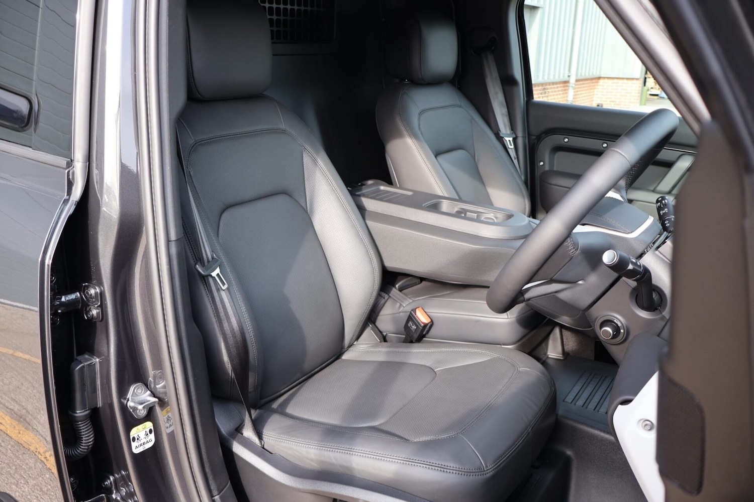 Used Land Rover Defender 110 2026 for sale - 78011049: Photo 18