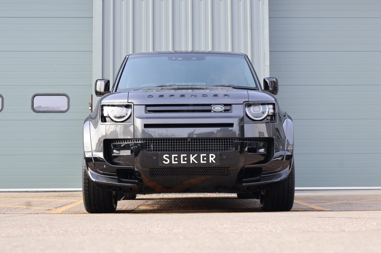 Used Land Rover Defender 110 2026 for sale - 78011049: Photo 2