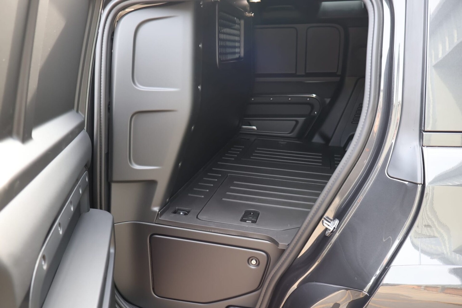 Used Land Rover Defender 110 2026 for sale - 78011049: Photo 20