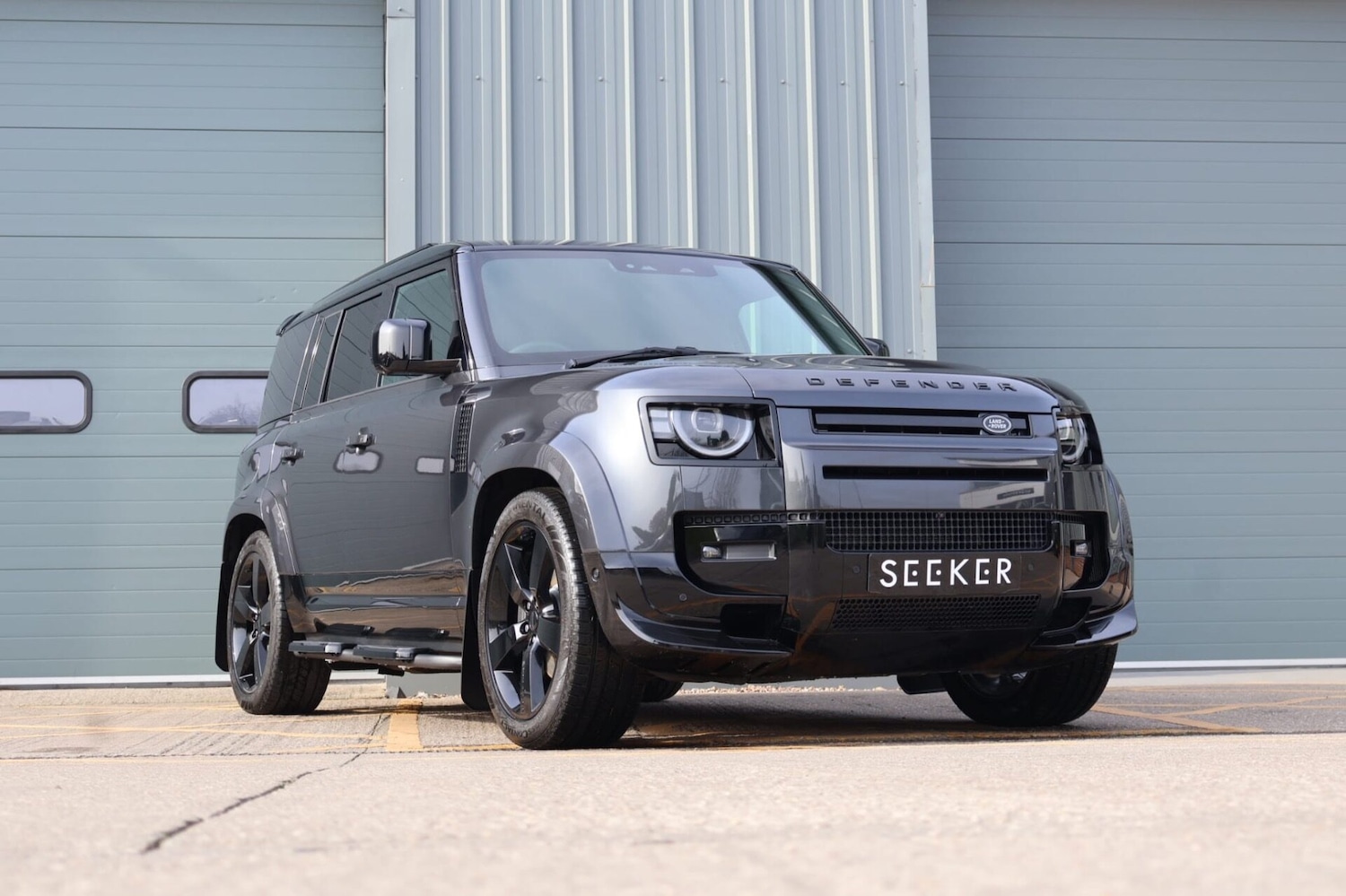 Used Land Rover Defender 110 2026 for sale - 78011049: Photo 3