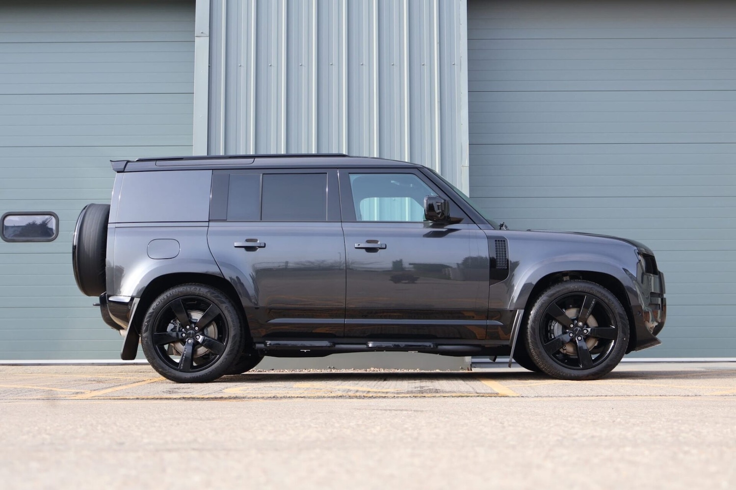 Used Land Rover Defender 110 2026 for sale - 78011049: Photo 4