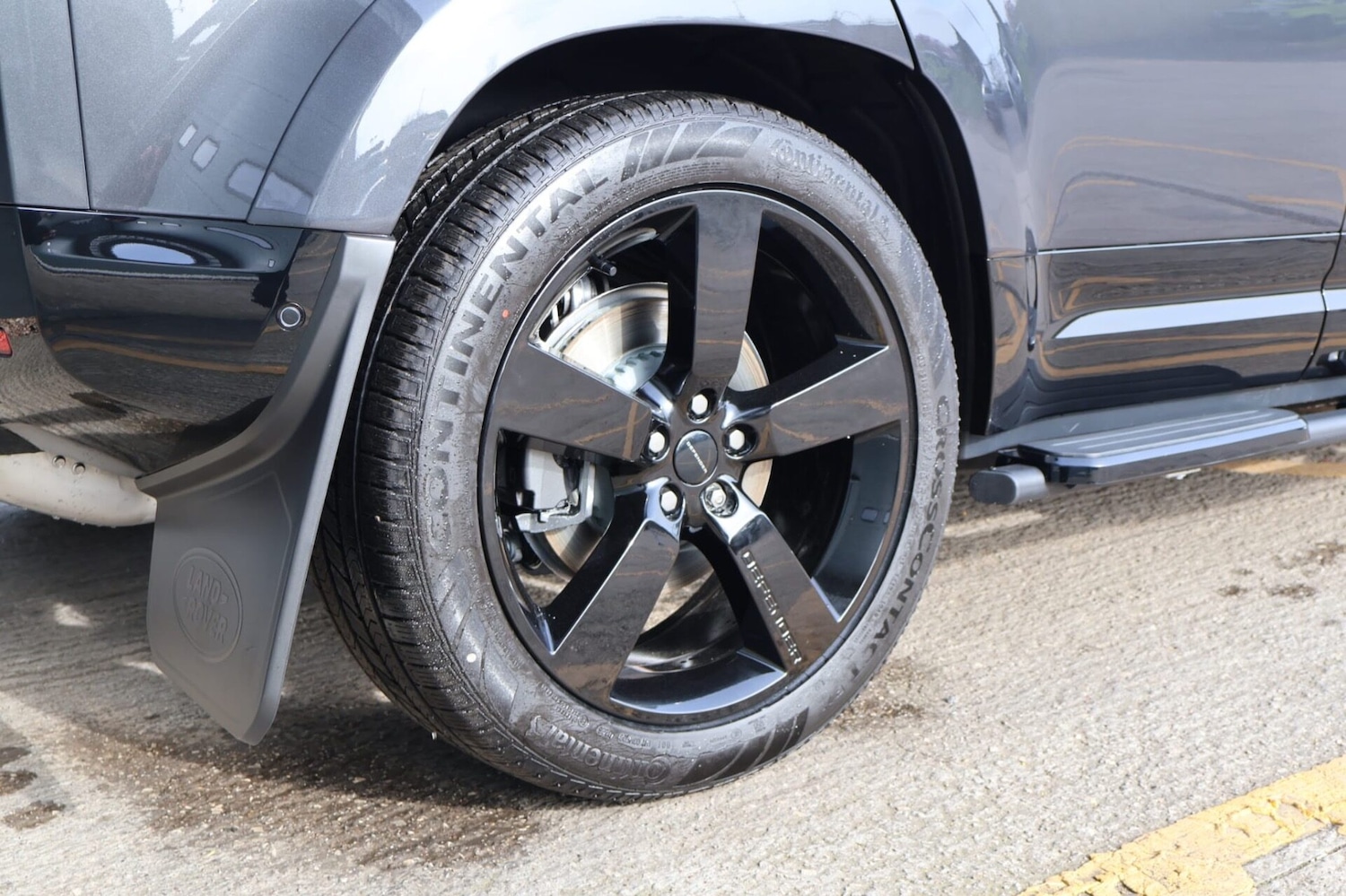 Used Land Rover Defender 110 2026 for sale - 78011049: Photo 9