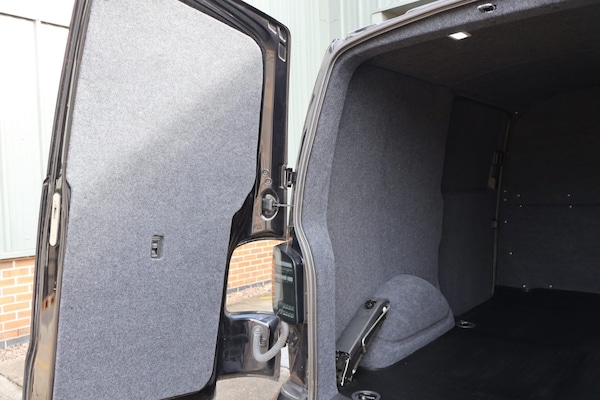 Used Volkswagen Transporter 2023 for sale - 75425831: Photo 24