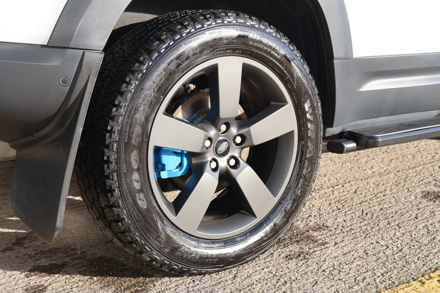 Used Land Rover Defender 2021 for sale - 76616946: Photo 11