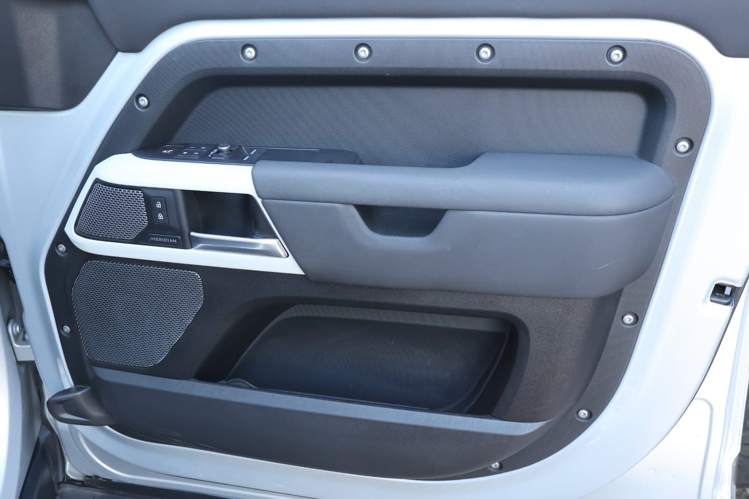 Used Land Rover Defender 2021 for sale - 76616946: Photo 16