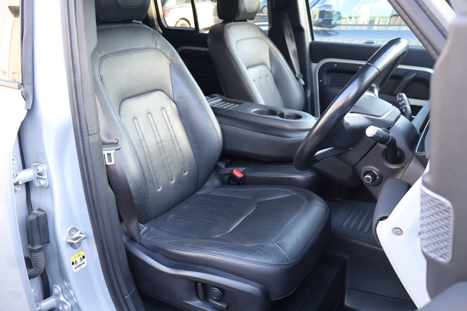 Used Land Rover Defender 2021 for sale - 76616946: Photo 17