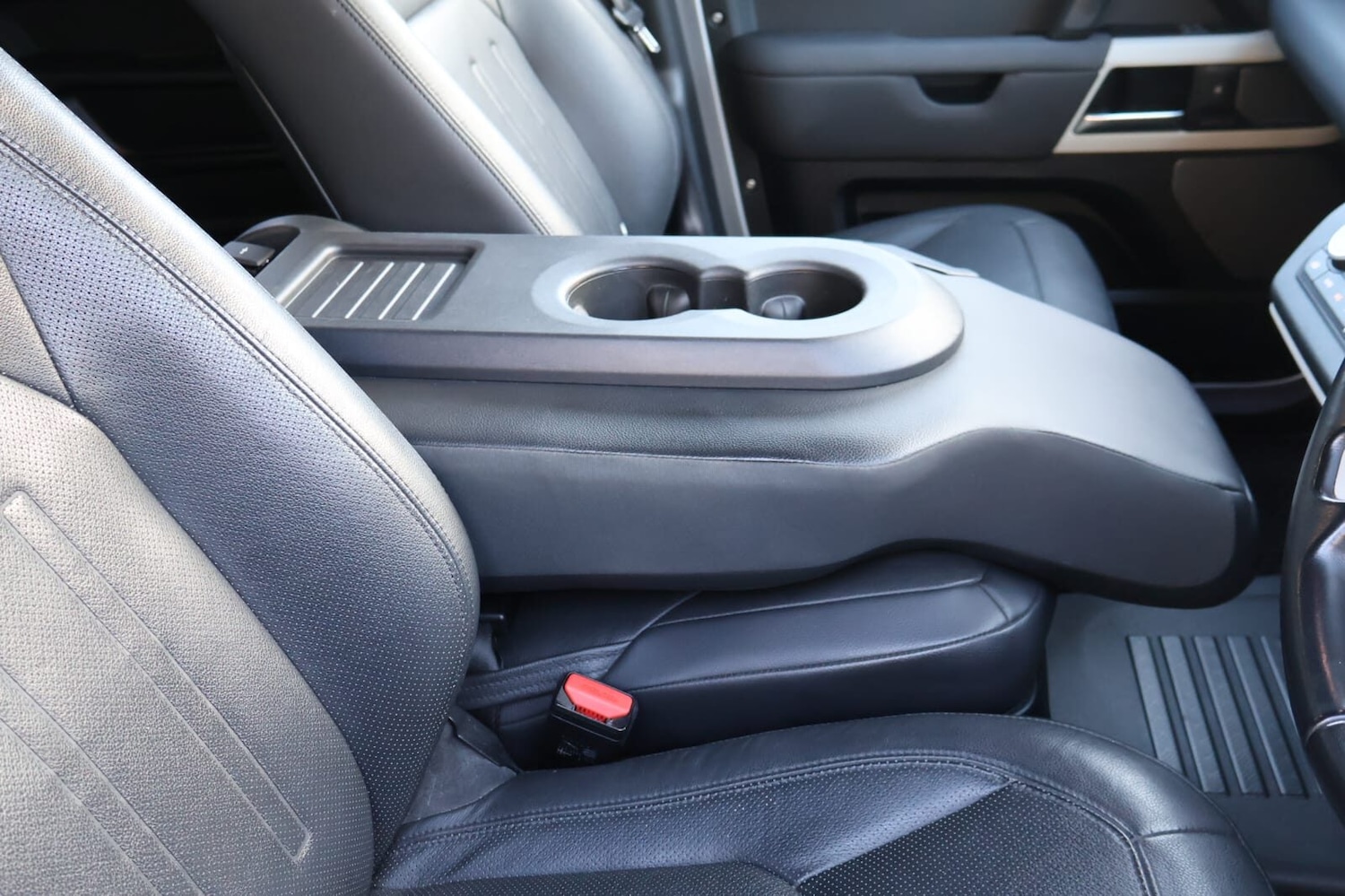 Used Land Rover Defender 2021 for sale - 76616946: Photo 19