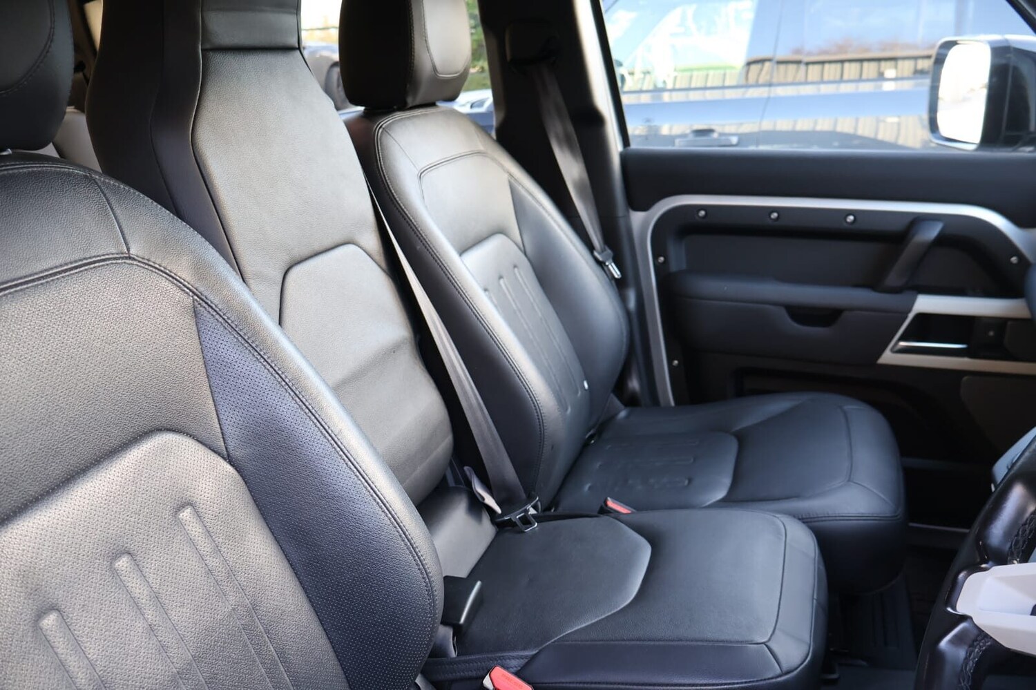 Used Land Rover Defender 2021 for sale - 76616946: Photo 20