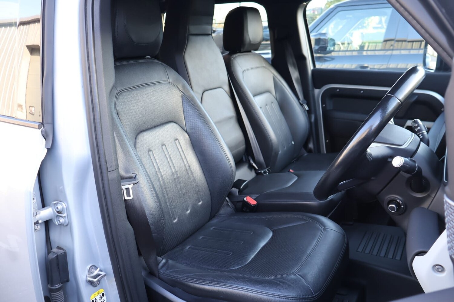 Used Land Rover Defender 2021 for sale - 76616946: Photo 23