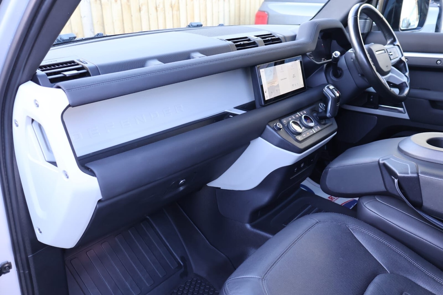 Used Land Rover Defender 2021 for sale - 76616946: Photo 25