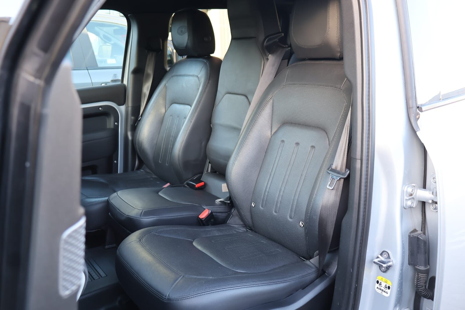 Used Land Rover Defender 2021 for sale - 76616946: Photo 29