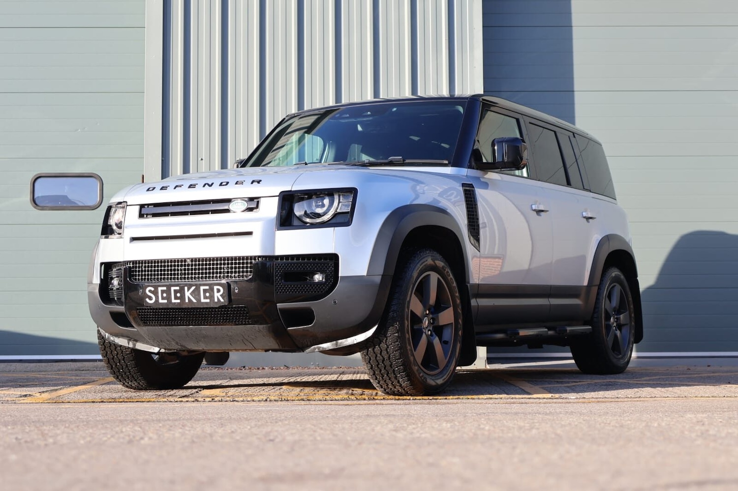 Used Land Rover Defender 2021 for sale - 76616946: Photo 3