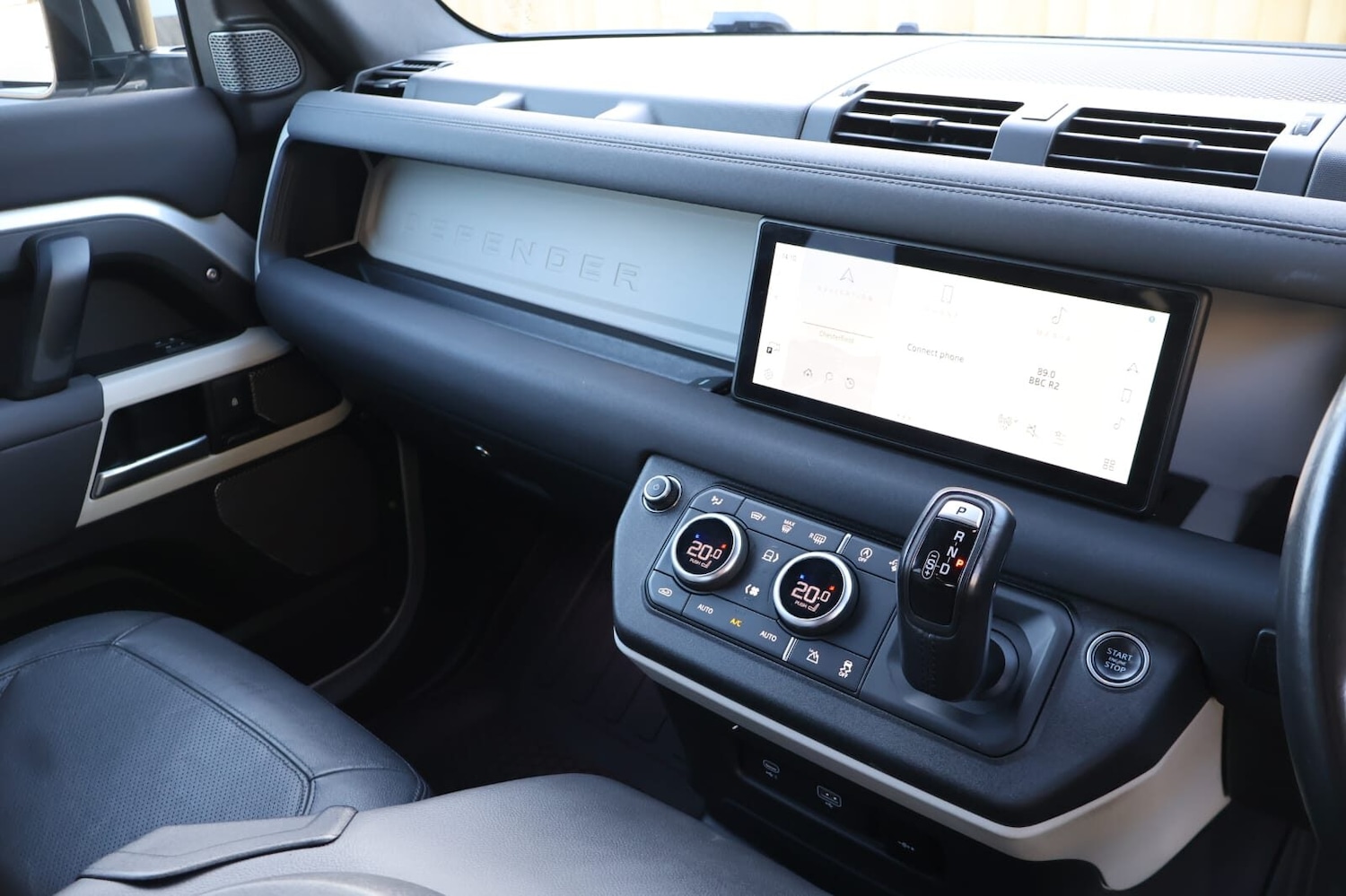 Used Land Rover Defender 2021 for sale - 76616946: Photo 30