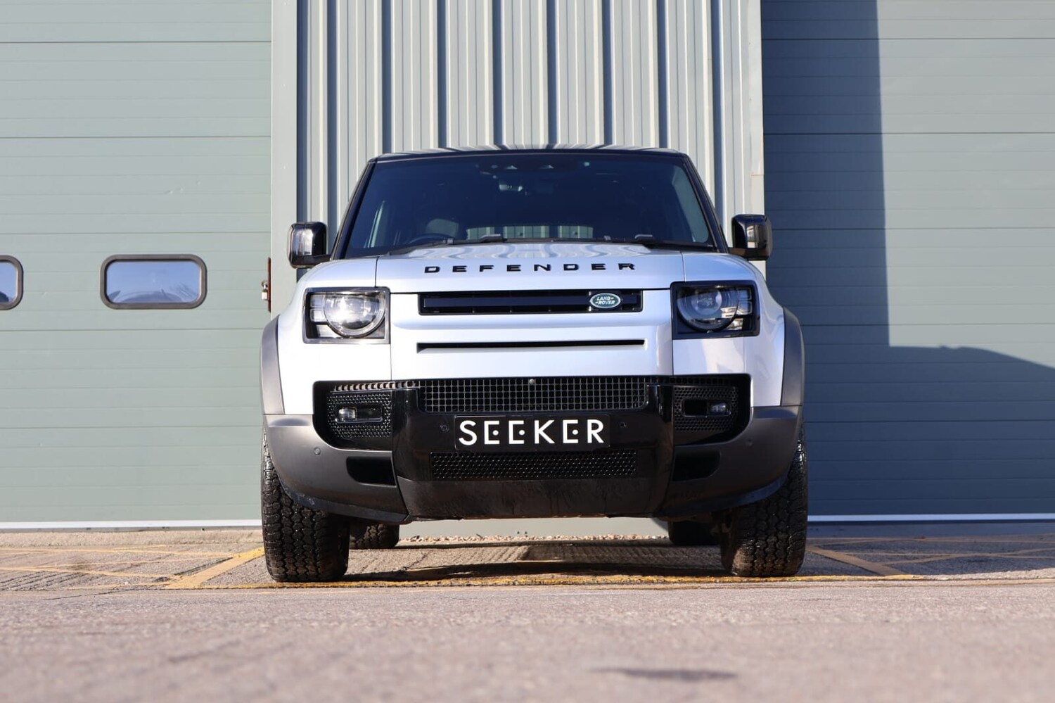 Used Land Rover Defender 2021 for sale - 76616946: Photo 5