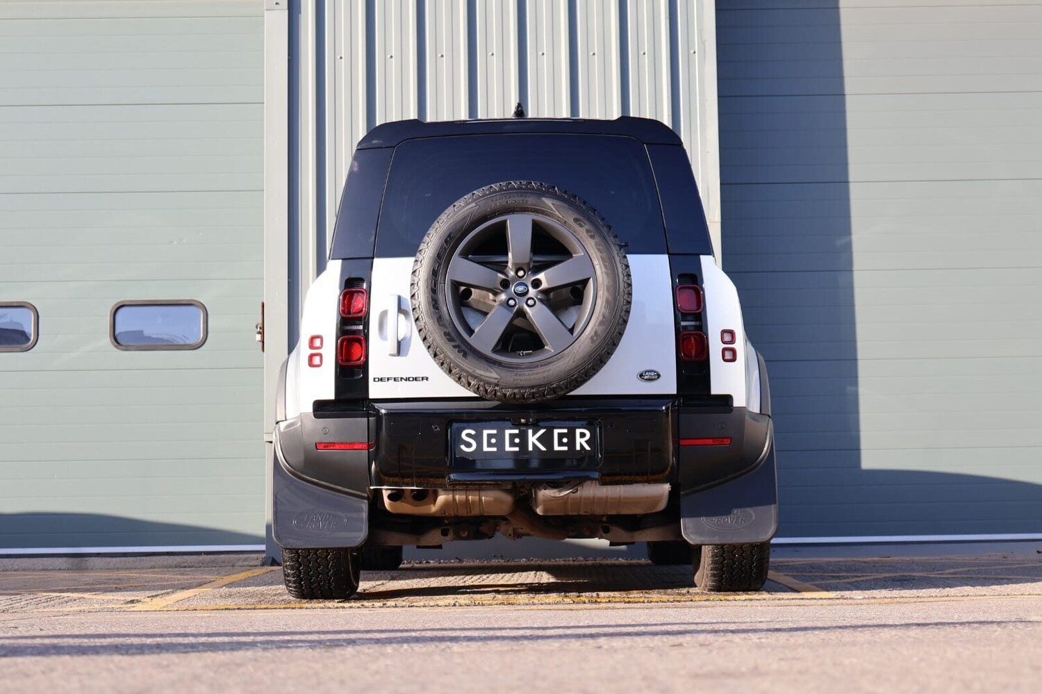 Used Land Rover Defender 2021 for sale - 76616946: Photo 8