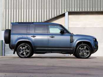 Used Land Rover Defender 110 2024 for sale - 74864529: Photo