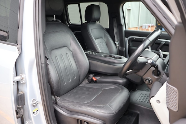 Used Land Rover Defender 110 2021 for sale - 75426497: Photo 15