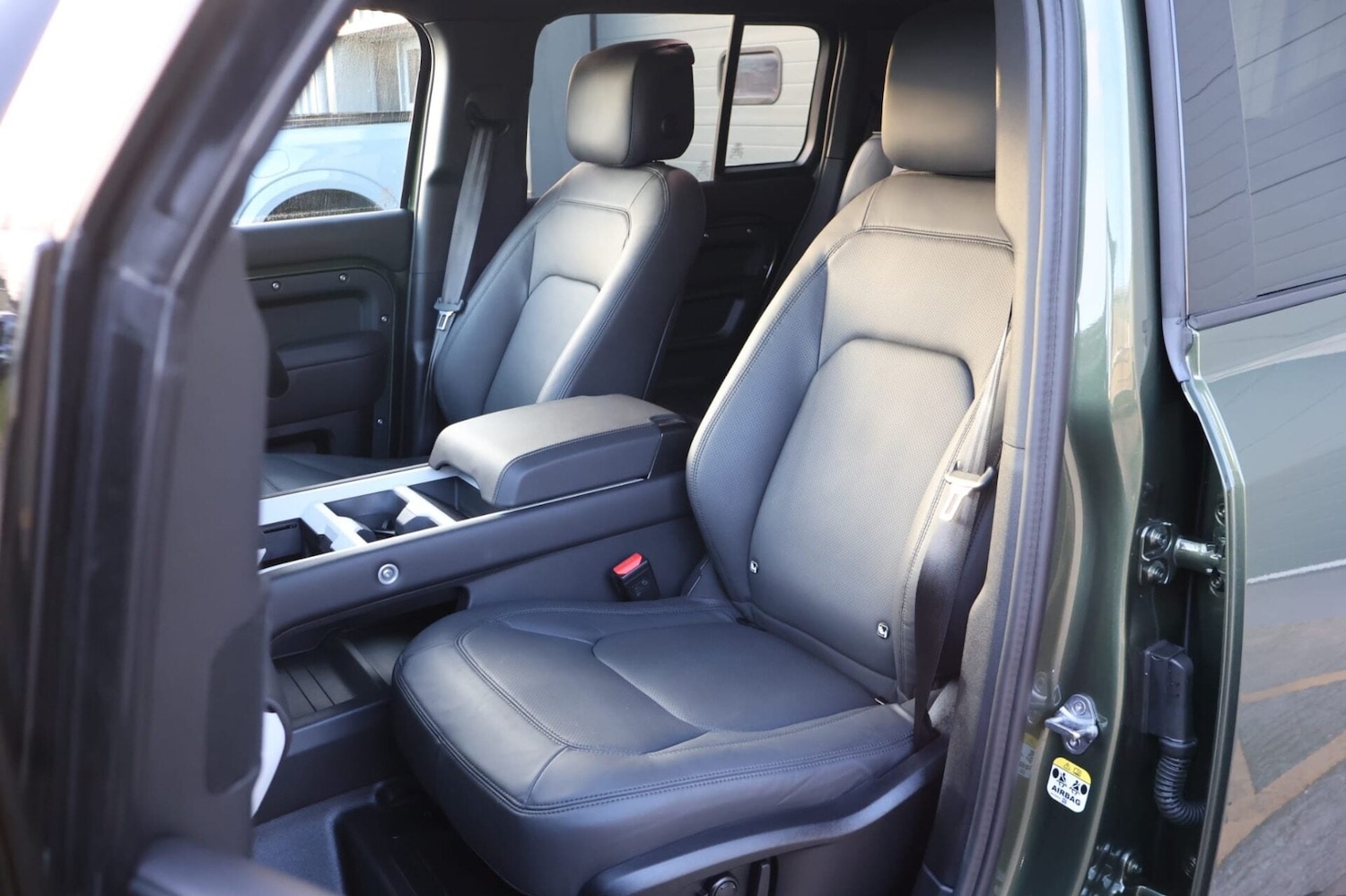 Used Land Rover Defender 2025 for sale - 77270812: Photo 19