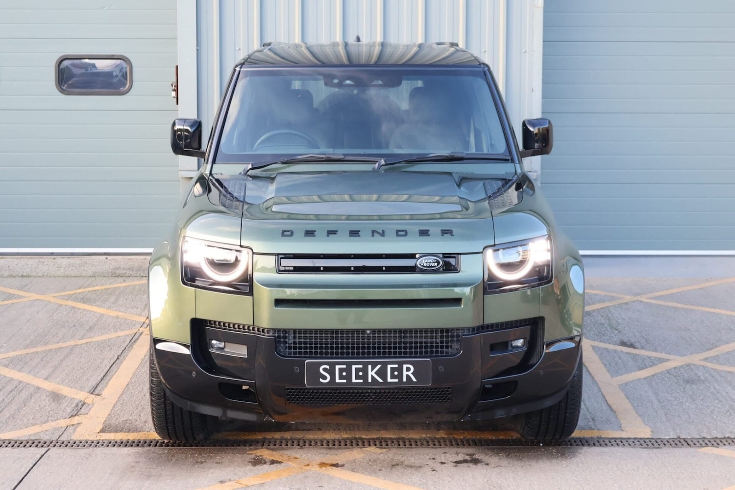 Used Land Rover Defender 2025 for sale - 77270812: Photo 2