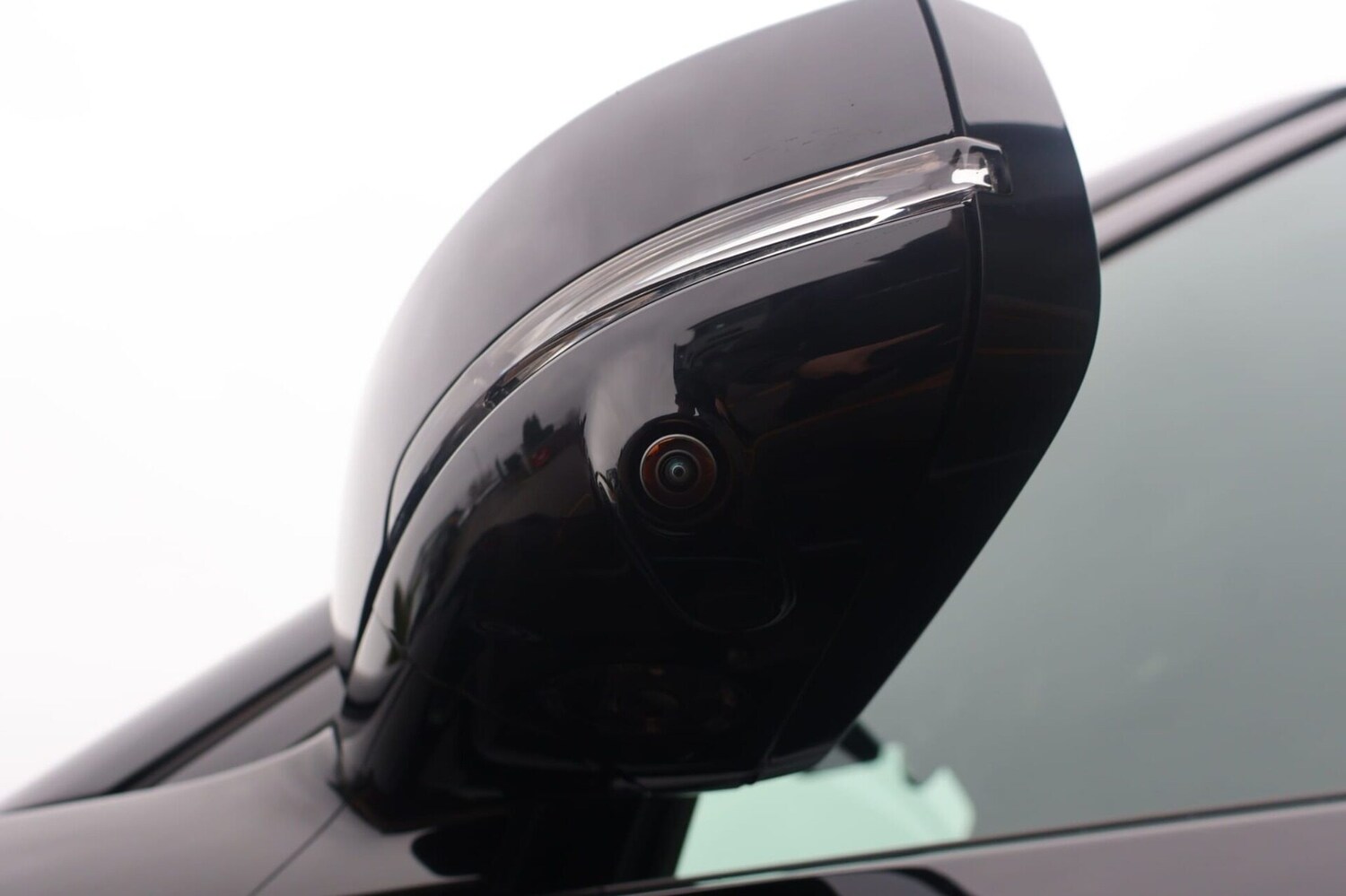 Used Land Rover Discovery 2025 for sale - 75982303: Photo 17