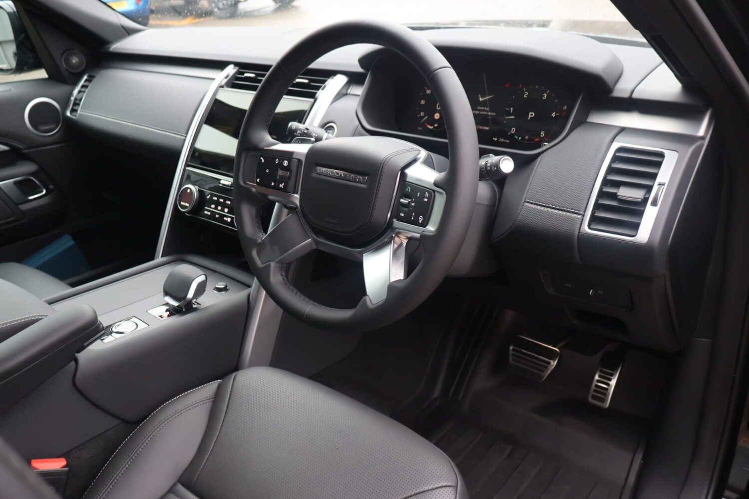 Used Land Rover Discovery 2025 for sale - 75982303: Photo 19