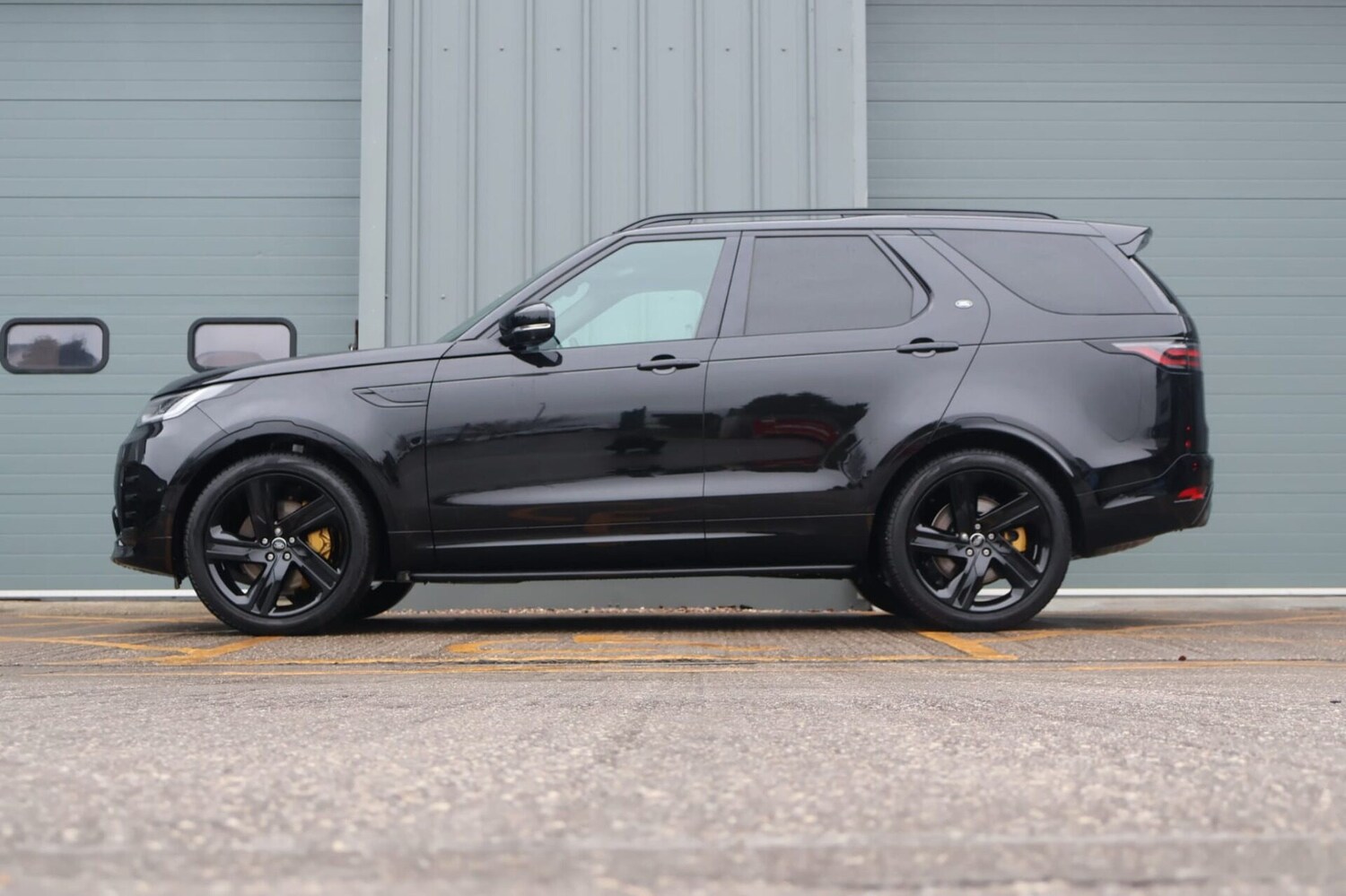 Used Land Rover Discovery 2025 for sale - 75982303: Photo 8