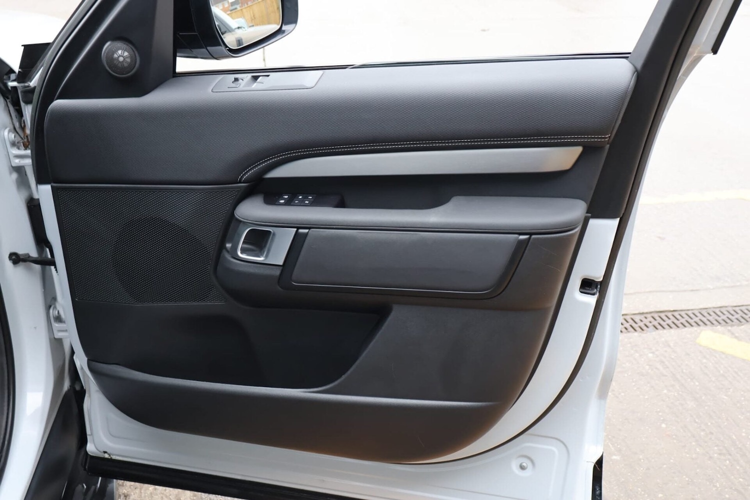 Used Land Rover Discovery 2023 for sale - 77233637: Photo 14